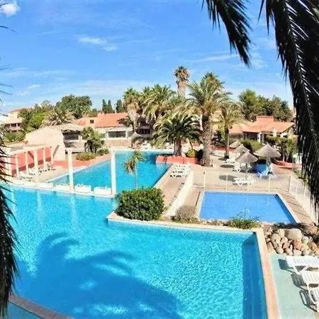 Avec Piscine Dans Un