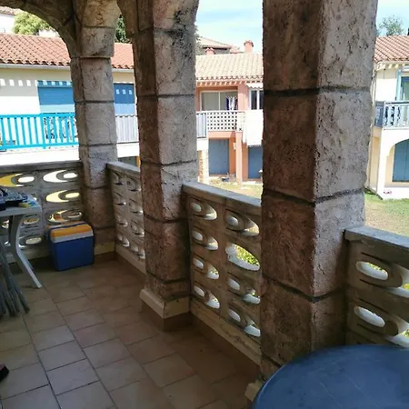Apartment Avec Piscine Dans Un
